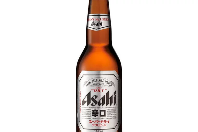 Lata de cerveza Asahi